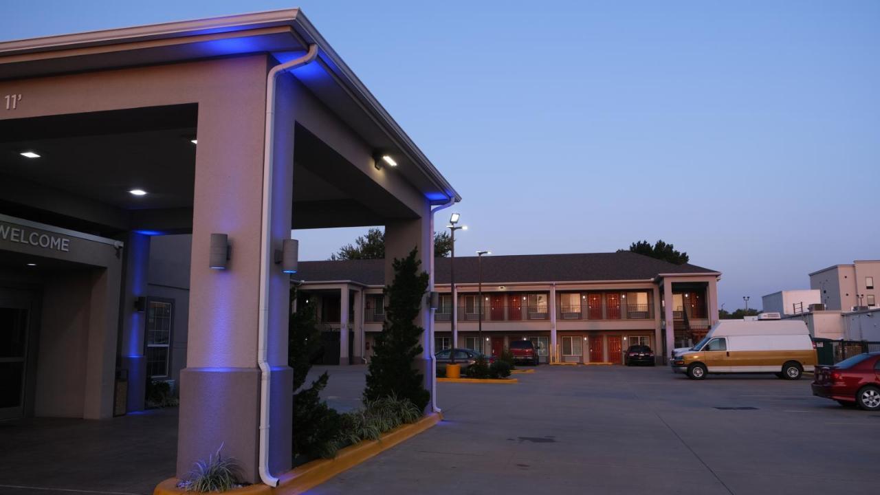 Catoosa Inn & Suites Ngoại thất bức ảnh