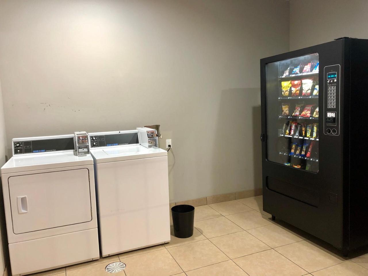 Catoosa Inn & Suites Ngoại thất bức ảnh